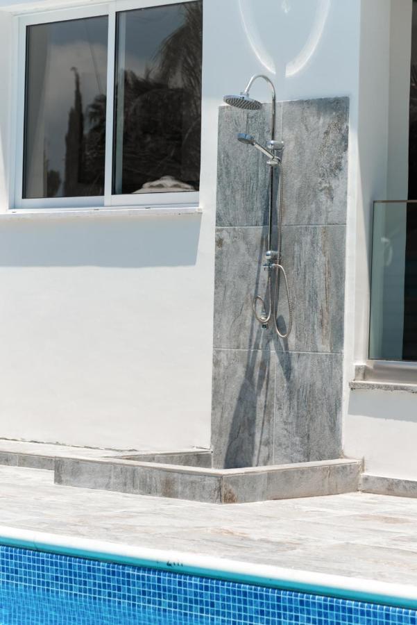 Bungalow Mikaella By Ezoria Villas Coral Bay Ngoại thất bức ảnh