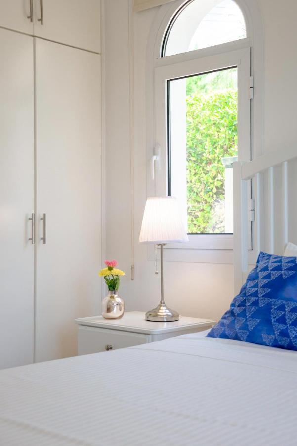 Bungalow Mikaella By Ezoria Villas Coral Bay Ngoại thất bức ảnh