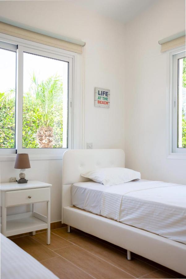 Bungalow Mikaella By Ezoria Villas Coral Bay Ngoại thất bức ảnh