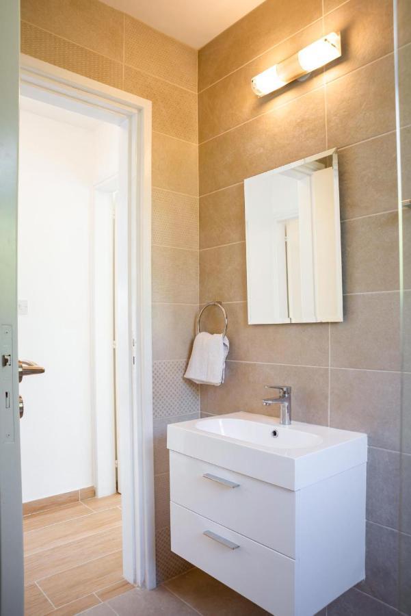 Bungalow Mikaella By Ezoria Villas Coral Bay Ngoại thất bức ảnh