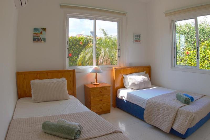 Bungalow Mikaella By Ezoria Villas Coral Bay Ngoại thất bức ảnh