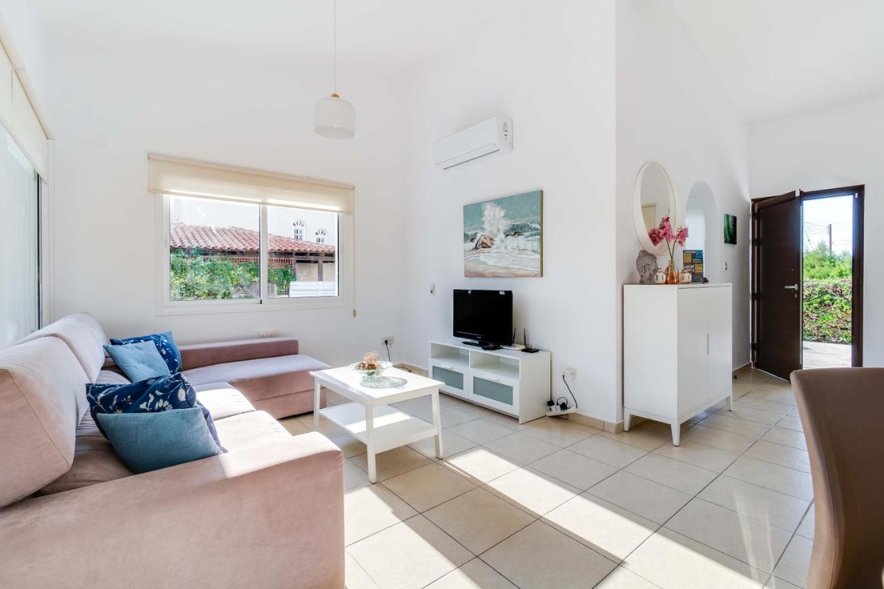 Bungalow Mikaella By Ezoria Villas Coral Bay Ngoại thất bức ảnh